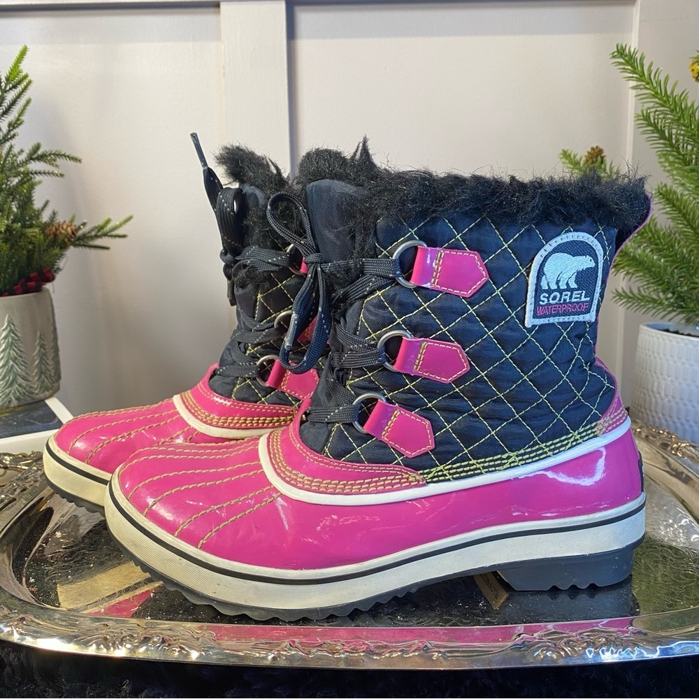 Sorel Tivoli women Size 9 Black Pink Insulated Winter Waterproof Rain Snow Boots